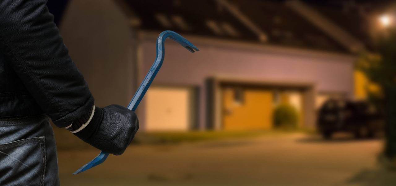Varnost rolo garažnih vrat