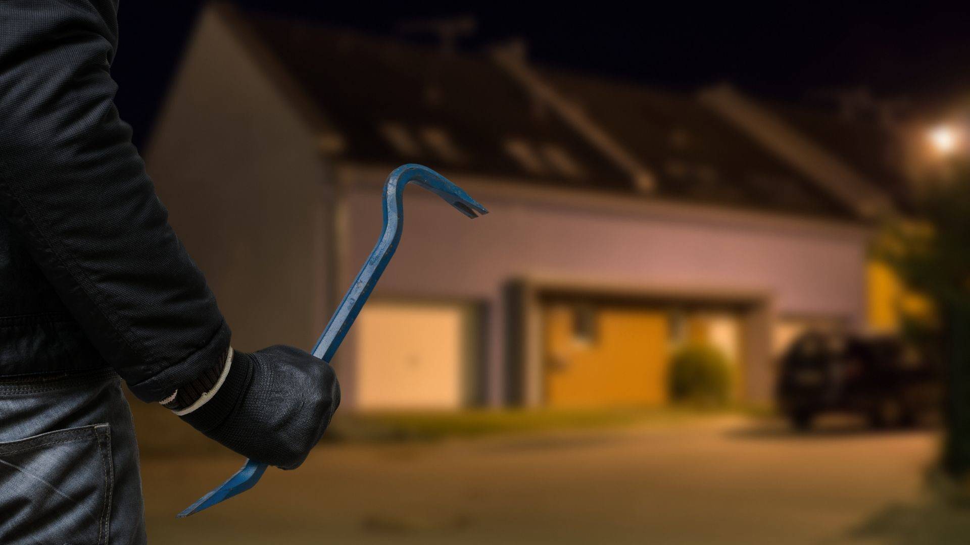 Varnost sekcijskih garažnih vrat